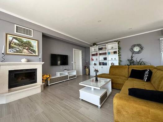 Haus zum Kauf 800.000 € 8 Zimmer 292 m² Krvavica