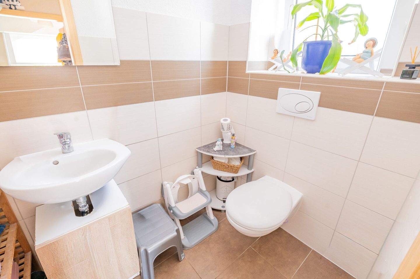 Immobilie in Burweg - Familienfreundliches Reihenhaus mit lichtdurchfluteten Räumen und Garten - Bild 3