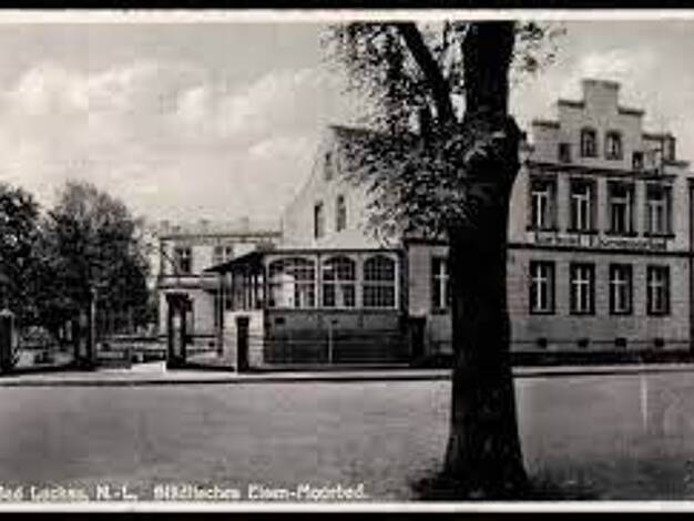 Stadthaus zum Kauf 155.000 € 10 Zimmer 430 m² 1.850 m² Grundstück frei ab sofort Südpromenade 4 Luckau Luckau 15926
