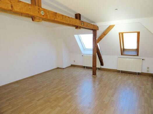 Wohnung zur Miete 340 € 2 Zimmer 60 m² 3. Geschoss frei ab sofort Lassallestraße Pölbitz Zwickau 08058