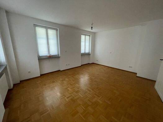 Wohnung zur Miete 750 € 2,5 Zimmer 75 m² 1. Geschoss frei ab 01.05.2026 Rothenburg Rothenburg ob der Tauber 91541