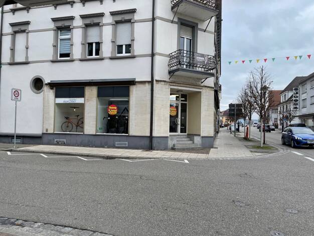 Laden zum Kauf 350.000 € 4 Zimmer 200 m² Verkaufsfläche teilbar von 100 m² bis 100 m² Rheinfelden Rheinfelden (Baden) 79618