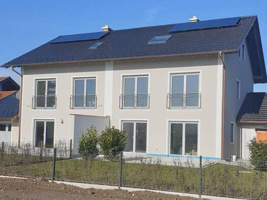 Haus zur Miete 1.980 € 171 m² 380 m² Grundstück frei ab sofort Schickingerstraße 20a/b Ampfing 84539