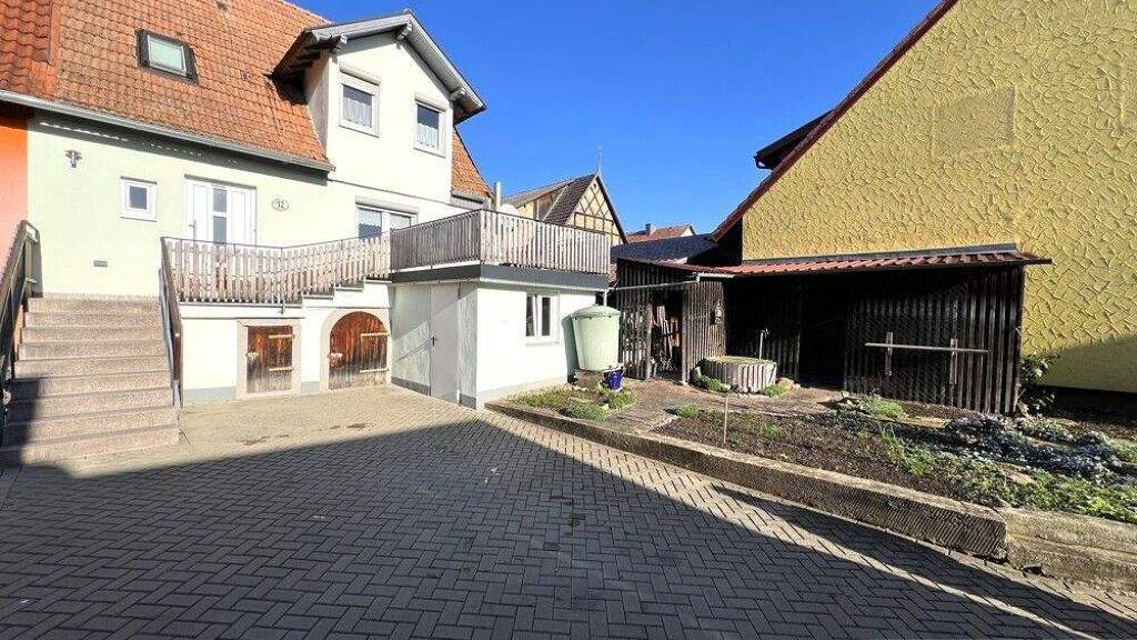 Doppelhaushälfte zum Kauf 65.000 € 4 Zimmer 97,2 m² 300 m² Grundstück Großeibstadt 97633