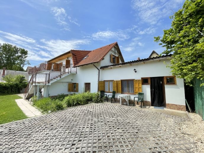 Mehrfamilienhaus zum Kauf 245.000 € 6 Zimmer 220 m²<br/>Wohnfläche 813 m²<br/>Grundstück Balatonszabadi 8651