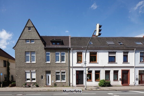 Reihenmittelhaus zum Kauf 150.000 € 4 Zimmer 160 m²<br/>Wohnfläche 380 m²<br/>Grundstück Luthe Wunstorf 31515