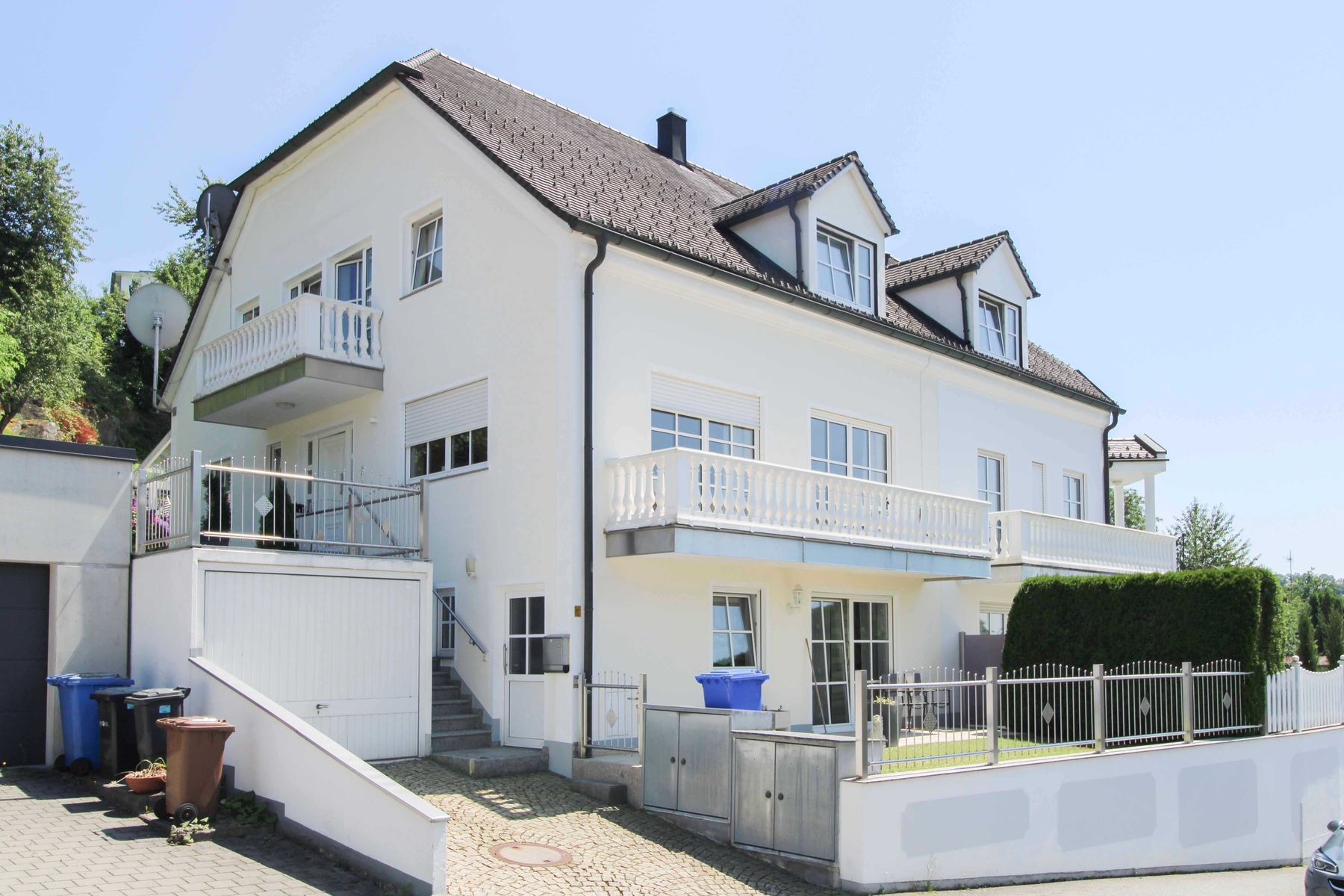 Doppelhaushälfte zum Kauf 765.000 € 7 Zimmer 195,2 m²<br/>Wohnfläche 299,2 m²<br/>Grundstück Deggendorf Deggendorf 94469