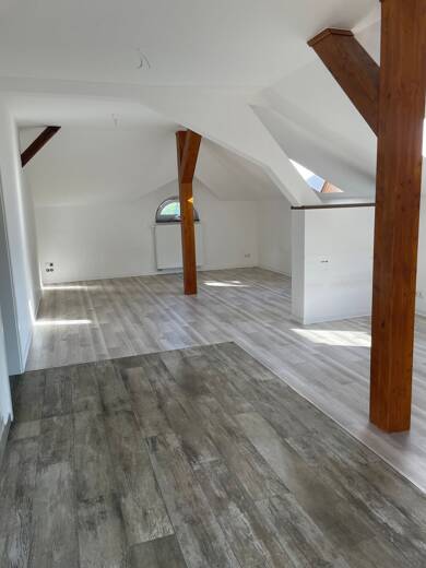 Wohnung zur Miete 700 € 4 Zimmer 100 m² Dachgeschoss, 3. Geschoss Tuchmacherstraße 40 Pößneck,Stadt Pößneck 07381