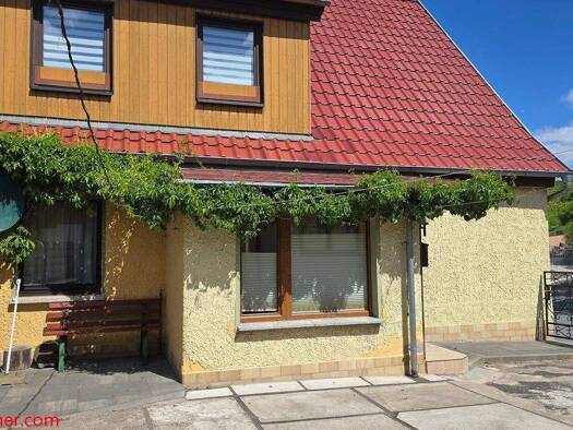 Haus zum Kauf 105.000 € 4 Zimmer 100 m² 350 m² Grundstück frei ab sofort Henneberg 98617