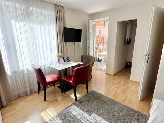 Studio zur Miete 430 € 1 Zimmer 24 m² 4. Geschoss frei ab 01.05.2026 Wöhrd Nürnberg 90489