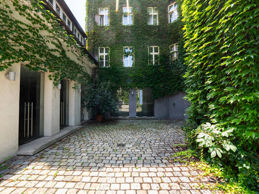 Laden zum Kauf 4.316 € 7 Zimmer Wien 1180