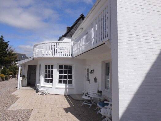 Haus zum Kauf 899.000 € 10 Zimmer 420 m² 1.330 m² Grundstück Sankt Peter-Ording 25826