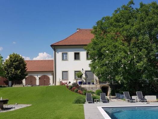 Haus zum Kauf 2.660.000 € 4.020 m² Grundstück Feldkirchen an der Donau 4101
