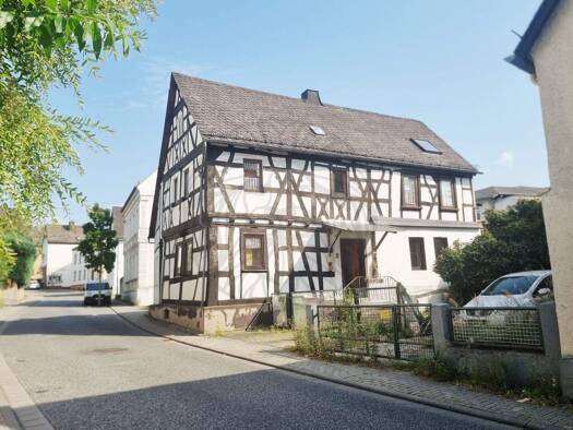 Einfamilienhaus zum Kauf 115.000 € 5 Zimmer 131 m² 555 m² Grundstück Höhr-Grenzhausen 56203