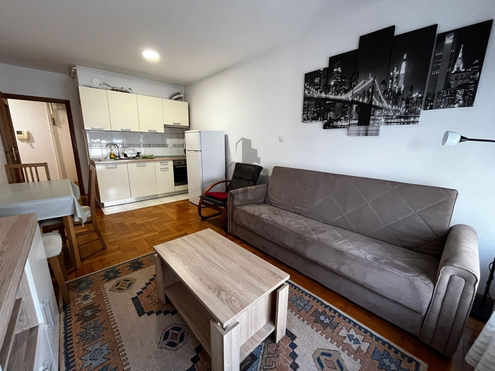 Wohnung zur Miete 500 € 1 Zimmer 32 m²<br/>Wohnfläche 4.<br/>Geschoss Spansko