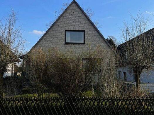 Einfamilienhaus zur Miete 1.950 € 4 Zimmer 121,3 m² 1.000 m² Grundstück Tornesch 25436
