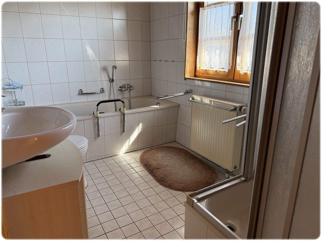 Immobilie in Vöhl - Gepflegtes Wohnblockhaus mit Wintergarten und großem Grundstück! - Bild 4