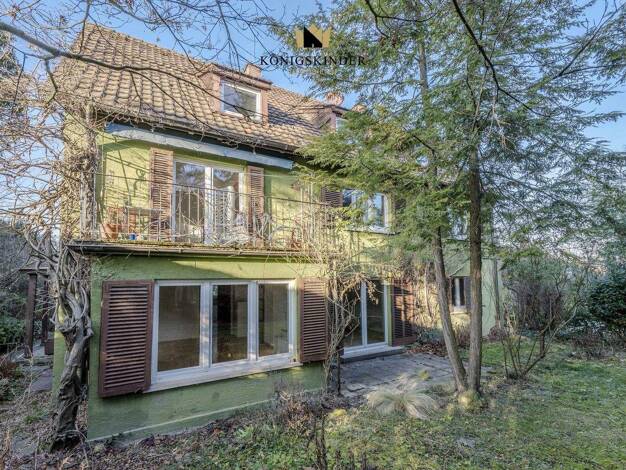 Mehrfamilienhaus zum Kauf als Kapitalanlage geeignet 11 Zimmer 269,5 m² 693 m² Grundstück Ost Stuttgart 70188