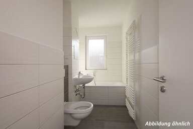 Wohnung zur Miete 424,27 € 3 Zimmer 60 m² 4. Geschoss frei ab 01.01.2025 Paul-Suhr-Straße 49b Südstadt Halle 06130