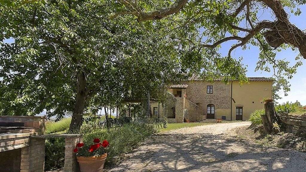 Bauernhaus zum Kauf 1.500.000 € 34 Zimmer 800 m² 20.000 m² Grundstück MONTAIONE