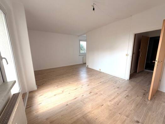 Wohnung zur Miete 217 € 1 Zimmer 34,8 m² 3. Geschoss frei ab sofort Marie-Curie-Straße 19 Chrieschwitz Plauen 08529