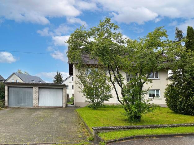 Wohnung zum Kauf 198.000 € 4,5 Zimmer 100 m² frei ab sofort Weiler Königsfeld im Schwarzwald 78126