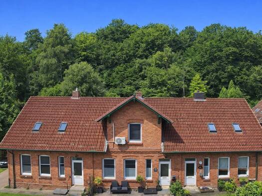Reihenmittelhaus zur Miete 1.200 € 2,5 Zimmer 90 m² 225 m² Grundstück frei ab 01.05.2026 Haferkoppel 12 Geesthacht 21502