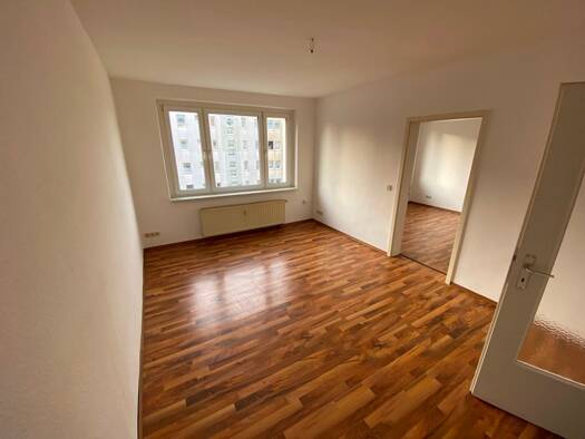 Wohnung zur Miete 291 € 2 Zimmer 44,3 m² 3. Geschoss Hufelandstraße 1 Suhl 98527