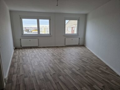 Wohnung zur Miete nur mit Wohnberechtigungsschein 469 € 3 Zimmer 82,2 m² 7. Geschoss frei ab 01.12.2024 Breisgaustr. 37 Grünau - Mitte Leipzig 04209