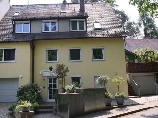 Wohnung zur Miete 720 € 4 Zimmer 83 m² Geschoss 1/2 frei ab 01.05.2026 Holzheim Nürnberg 90453