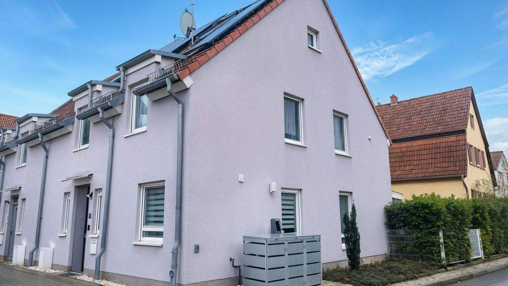 Familienfreundliche Doppelhaushälfte mit PV-Anlage, Speicher & Wallbox - bezugsfertig