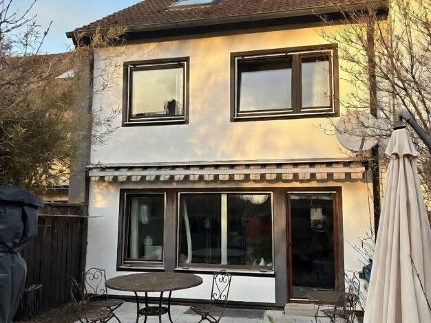 Reihenmittelhaus zum Kauf 395.000 € 6 Zimmer 130 m² 249 m² Grundstück Königshof Südliche Außenstadt 90455