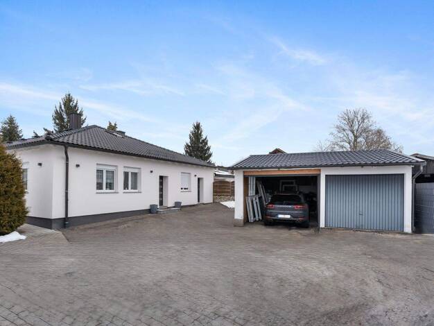 Bungalow zum Kauf 469.000 € 5 Zimmer 180,8 m² 1.551 m² Grundstück Pressath 92690