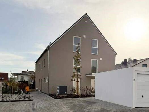 Wohnung zur Miete 910 € 4 Zimmer 87 m² frei ab sofort Prissath Schwandorf 92421