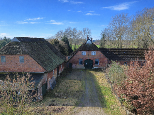 Einfamilienhaus zum Kauf 125.000 € 7 Zimmer 200 m² 10.256 m² Grundstück Esenshamm Nordenham 26954