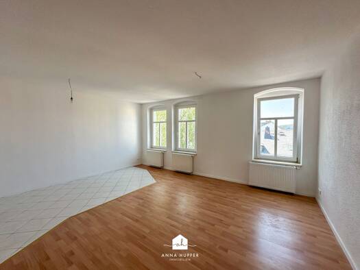 Wohnung zur Miete 601 € 3 Zimmer 92,5 m² 3 Geschosse frei ab 01.09.2026 Innenstadt Gera 07545
