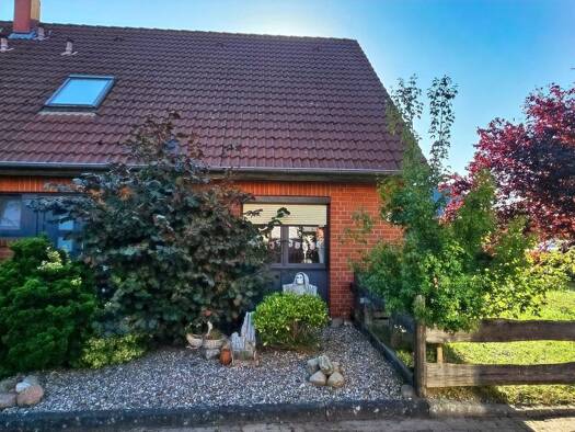 Doppelhaushälfte zum Kauf 4,5 Zimmer 98,3 m² 299 m² Grundstück Rendsburg 24768