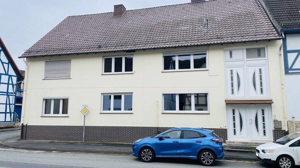 Mehrfamilienhaus zum Kauf 135.000 € 10 Zimmer 290 m² 748 m² Grundstück Zwergen Liebenau 34396
