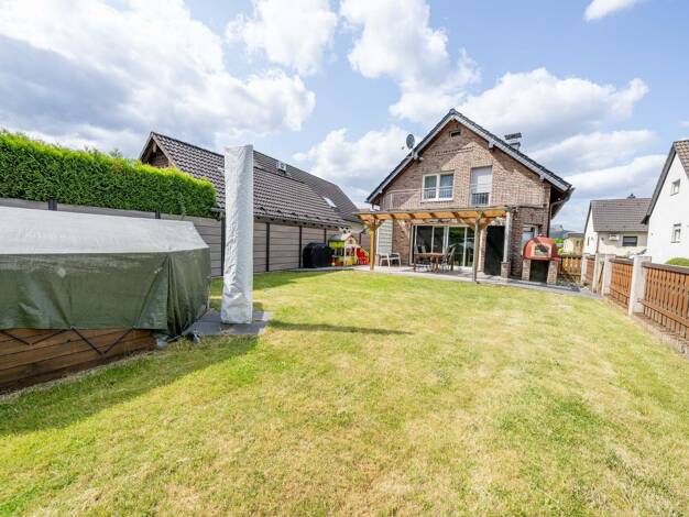 Einfamilienhaus zur Miete 2.850 € 7 Zimmer 247 m² 534 m² Grundstück frei ab sofort Mülheim Köln 51063