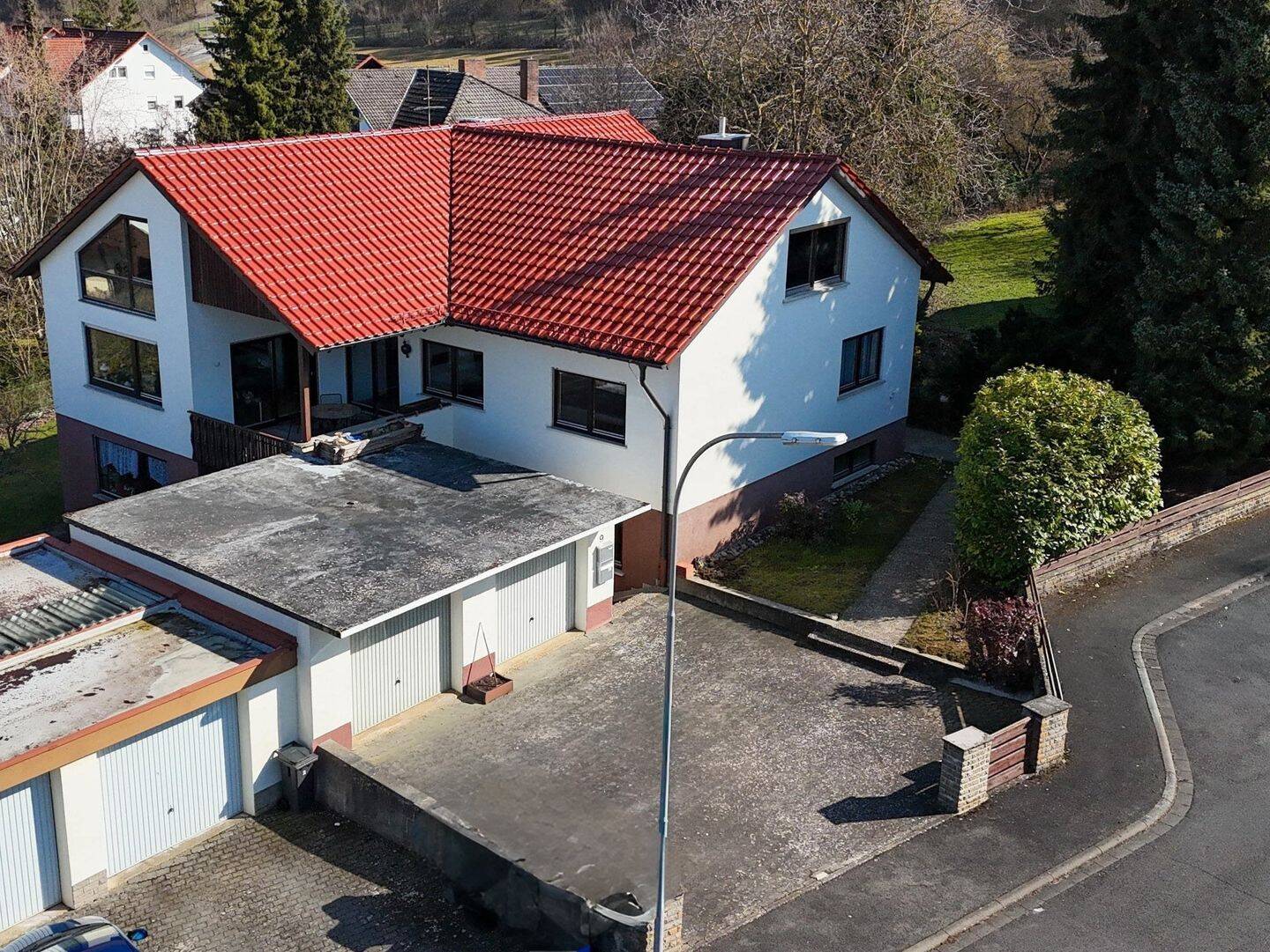 Immobilie in Bad Neustadt an der Saale - Einfamilienhaus mit Einliegerwohnung in 97616 Bad Neustadt/Herschfeld - Bild 2