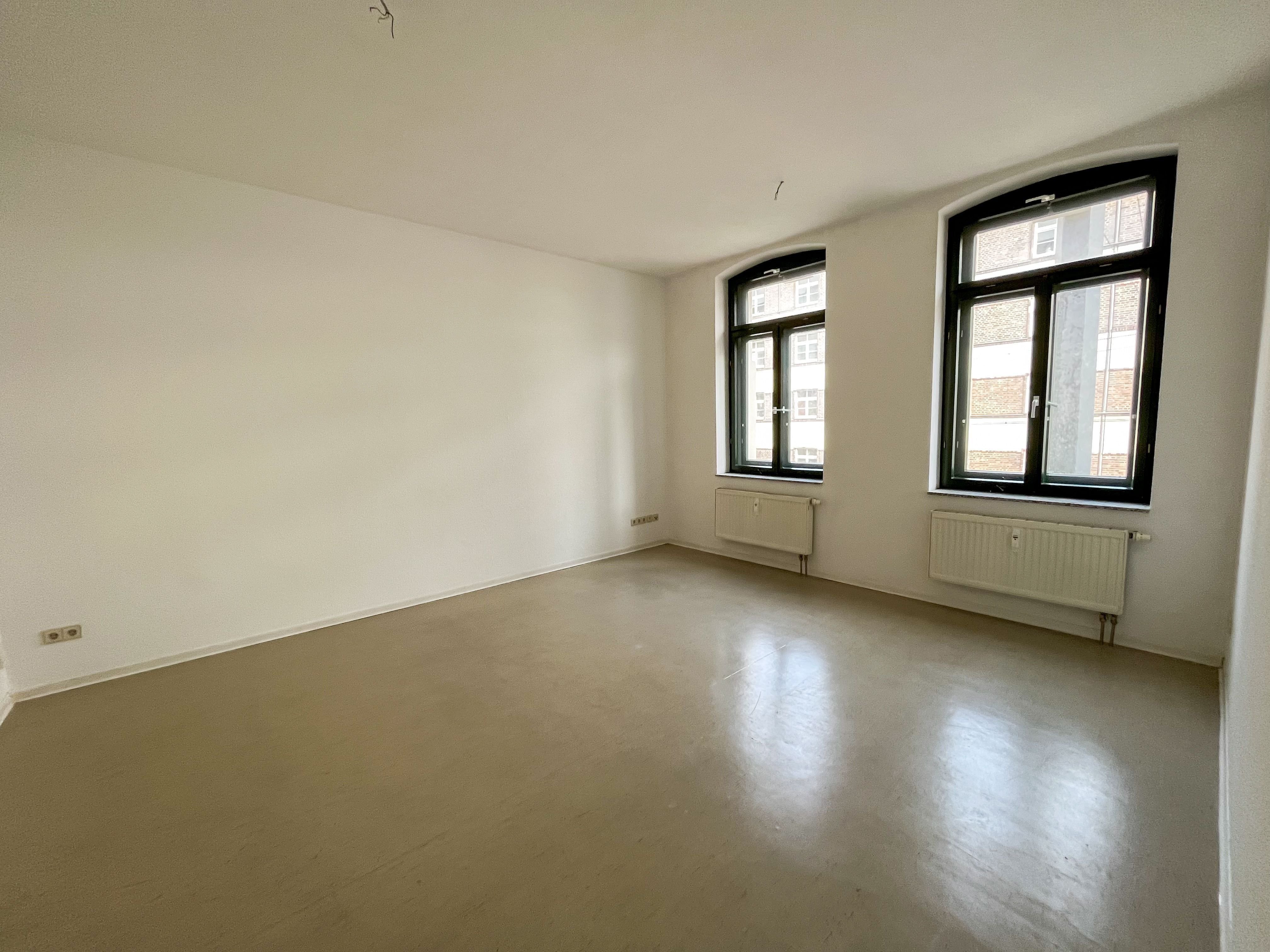 Wohnung zur Miete 220 € 1 Zimmer 44 m²<br/>Wohnfläche 1.<br/>Geschoss ab sofort<br/>Verfügbarkeit Wartburgstraße 18a Bernsdorf 423 Chemnitz 09126