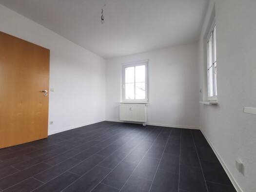 Wohnung zur Miete 626 € 4 Zimmer 99,3 m² 1. Geschoss Huttenstraße 9 Innenstadt Dessau-Roßlau 06842