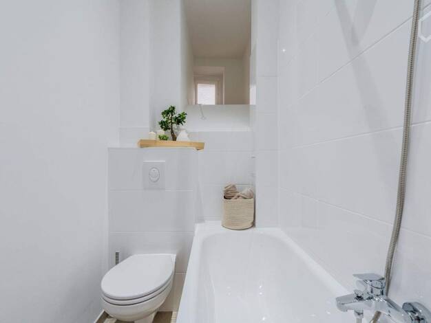 Wohnung zur Miete Wohnen auf Zeit 3.163 € 2 Zimmer 79 m² frei ab 01.08.2026 Neukölln Berlin 12053