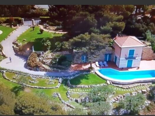 Villa zum Kauf 3.000.000 € 5 Zimmer 5.000 m² Grundstück Bordighera 18012