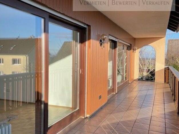 Wohnung zur Miete 1.140 € 5 Zimmer 120,9 m² 1. Geschoss frei ab sofort Buchbrunn 97320