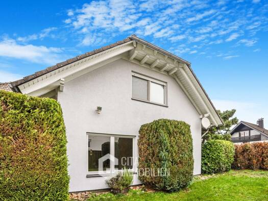 Einfamilienhaus zur Miete 2.000 € 4,5 Zimmer 175 m² 450 m² Grundstück Ilbenstadt Niddatal 61194