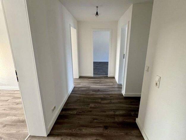 Wohnung zur Miete 650 € 3 Zimmer 87 m² Oesdorfer Straße 14 Bad Pyrmont 31812