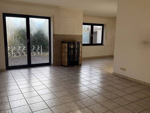 Doppelhaushälfte zum Kauf 234.500 € 6 Zimmer 116 m² 343 m² Grundstück Deilinghofen Hemer 58675