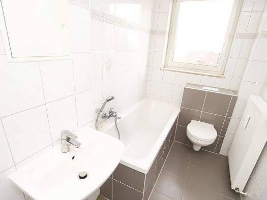 Wohnung zur Miete 330 € 3 Zimmer 60,4 m² EG frei ab sofort Am Kalten Graben 3 Lutherstadt Eisleben Eisleben 06295