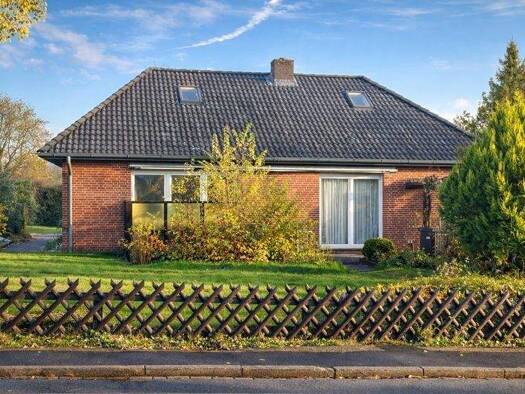 Einfamilienhaus zur Miete 1.260 € 5 Zimmer 120 m² 1.000 m² Grundstück Altenmedingen 29575